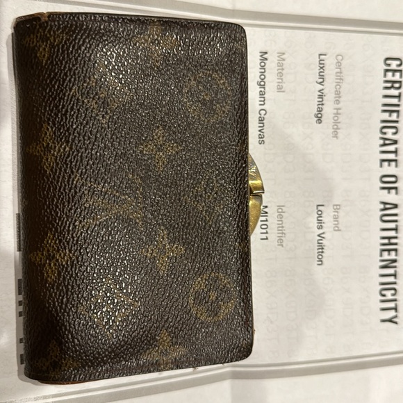 Authentic Louis Vuitton “Kiss Lock” wallet - Picture 3 of 9